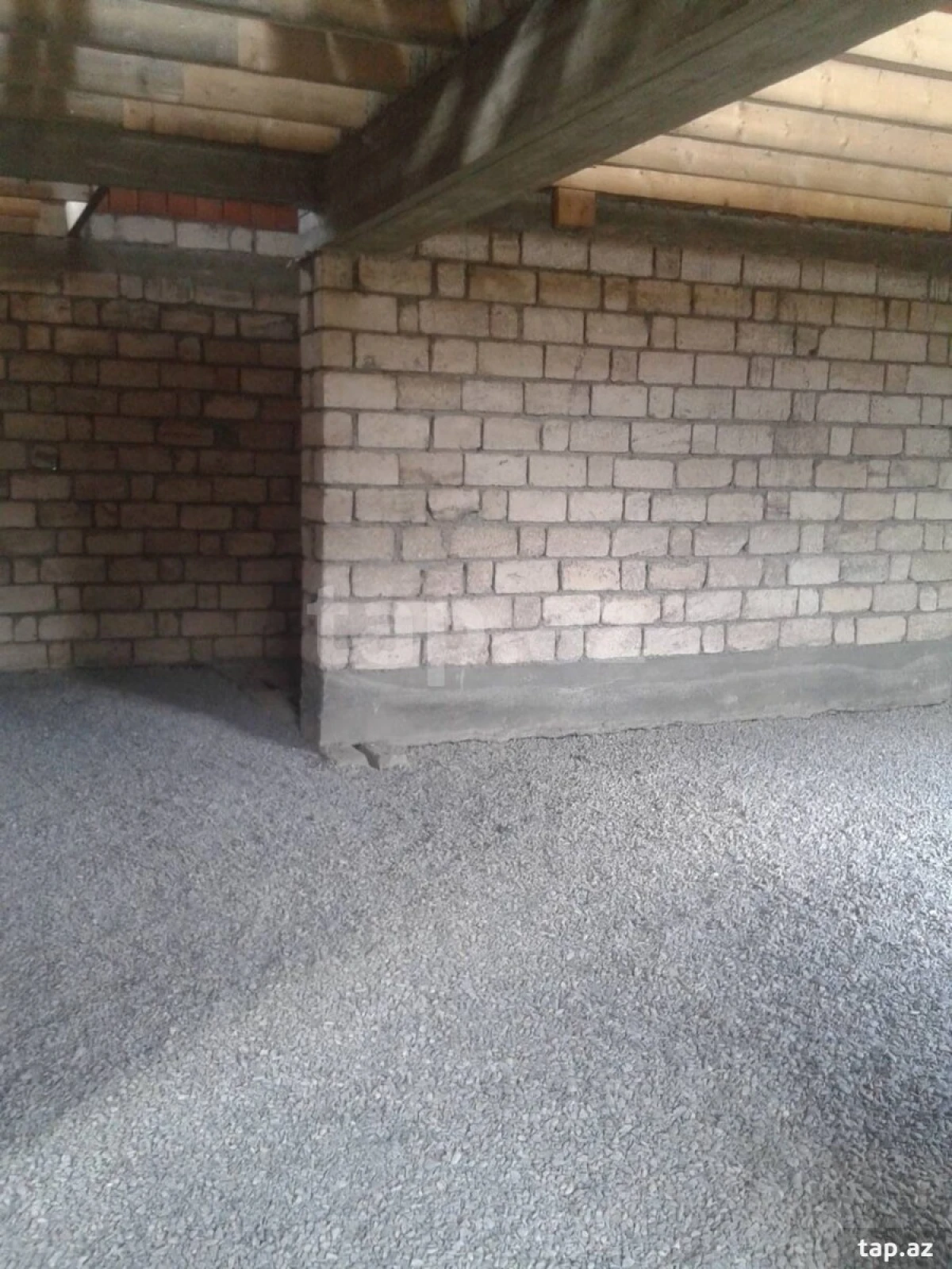 Satılır 7 otaqlı həyət evi