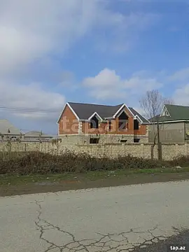 Satılır 7 otaqlı həyət evi