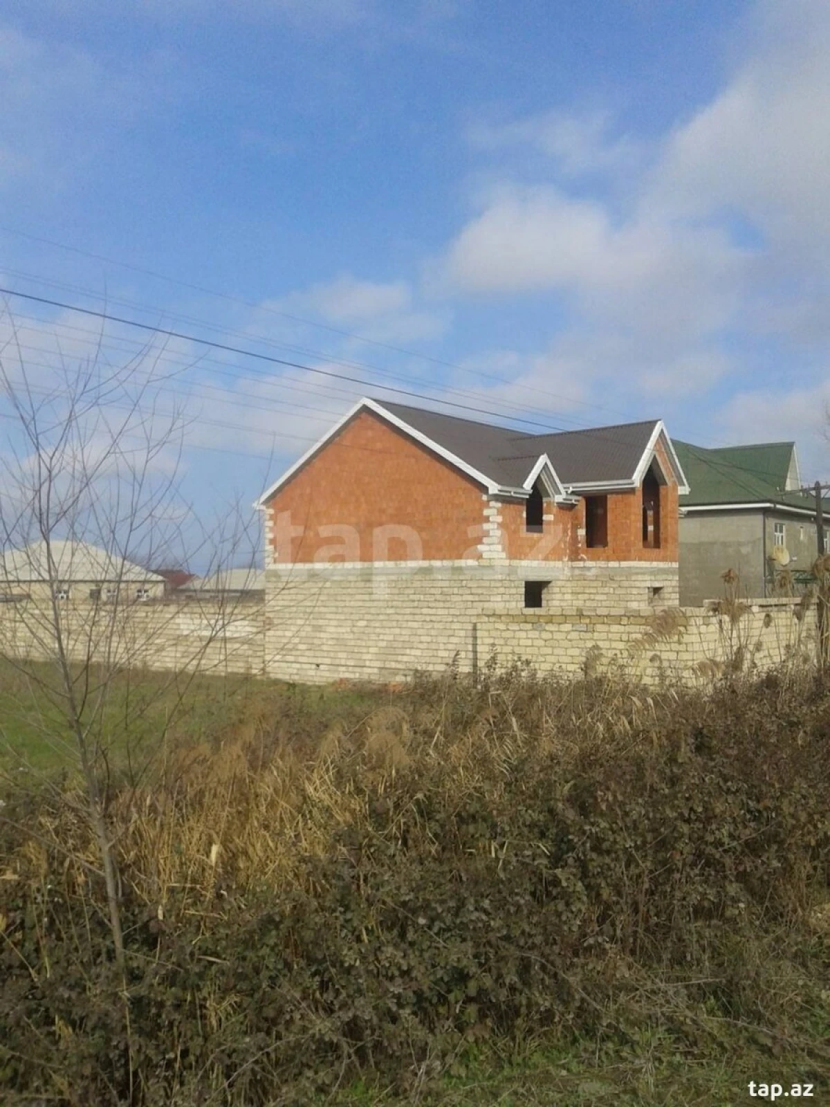 Satılır 7 otaqlı həyət evi