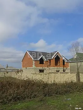 Satılır 7 otaqlı həyət evi