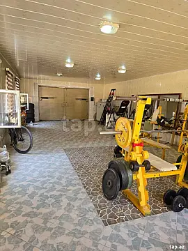 Satılır 10 otaqlı həyət evi