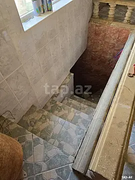 Satılır 10 otaqlı həyət evi