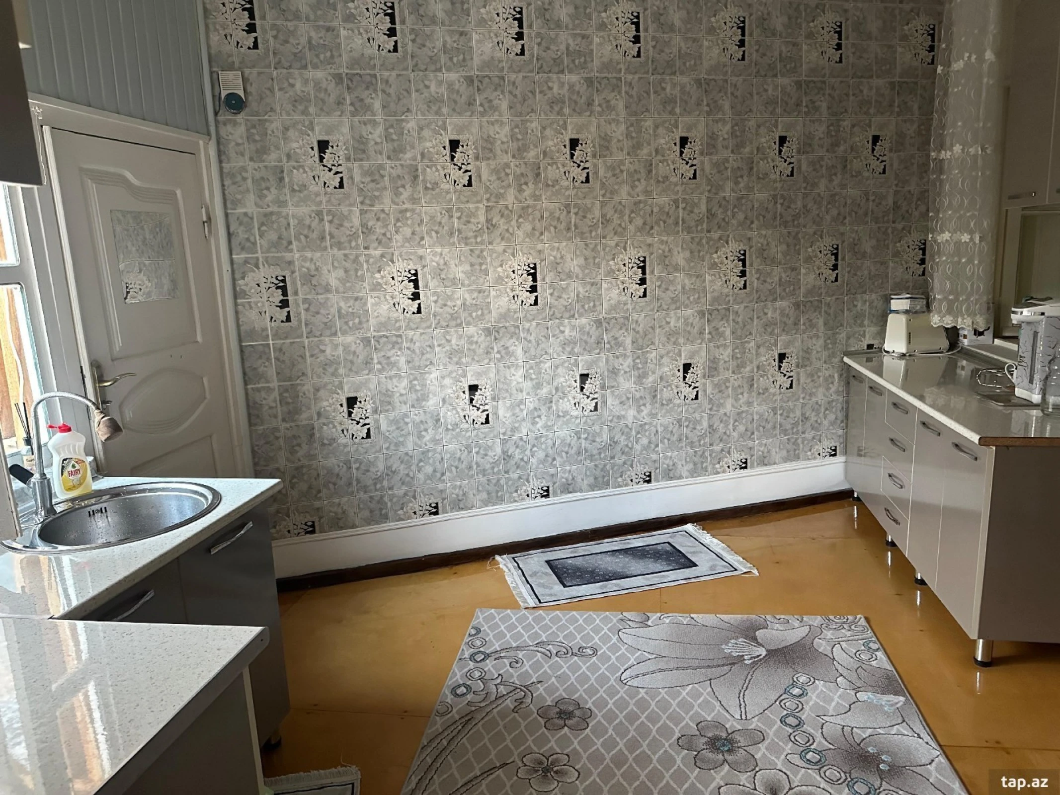 Satılır 5 otaqlı həyət evi