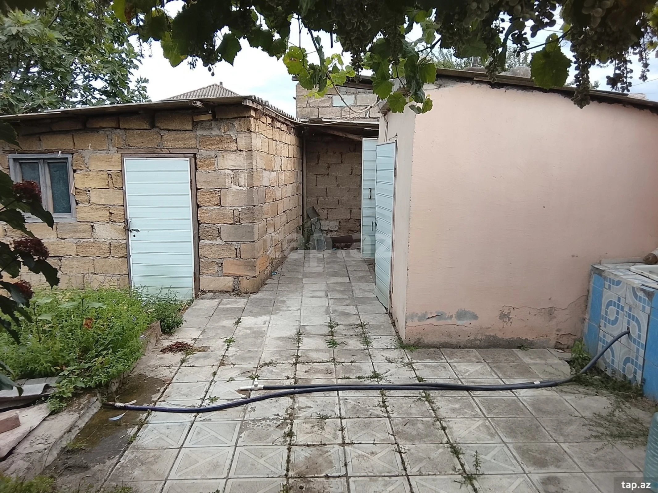 Satılır 4 otaqlı həyət evi