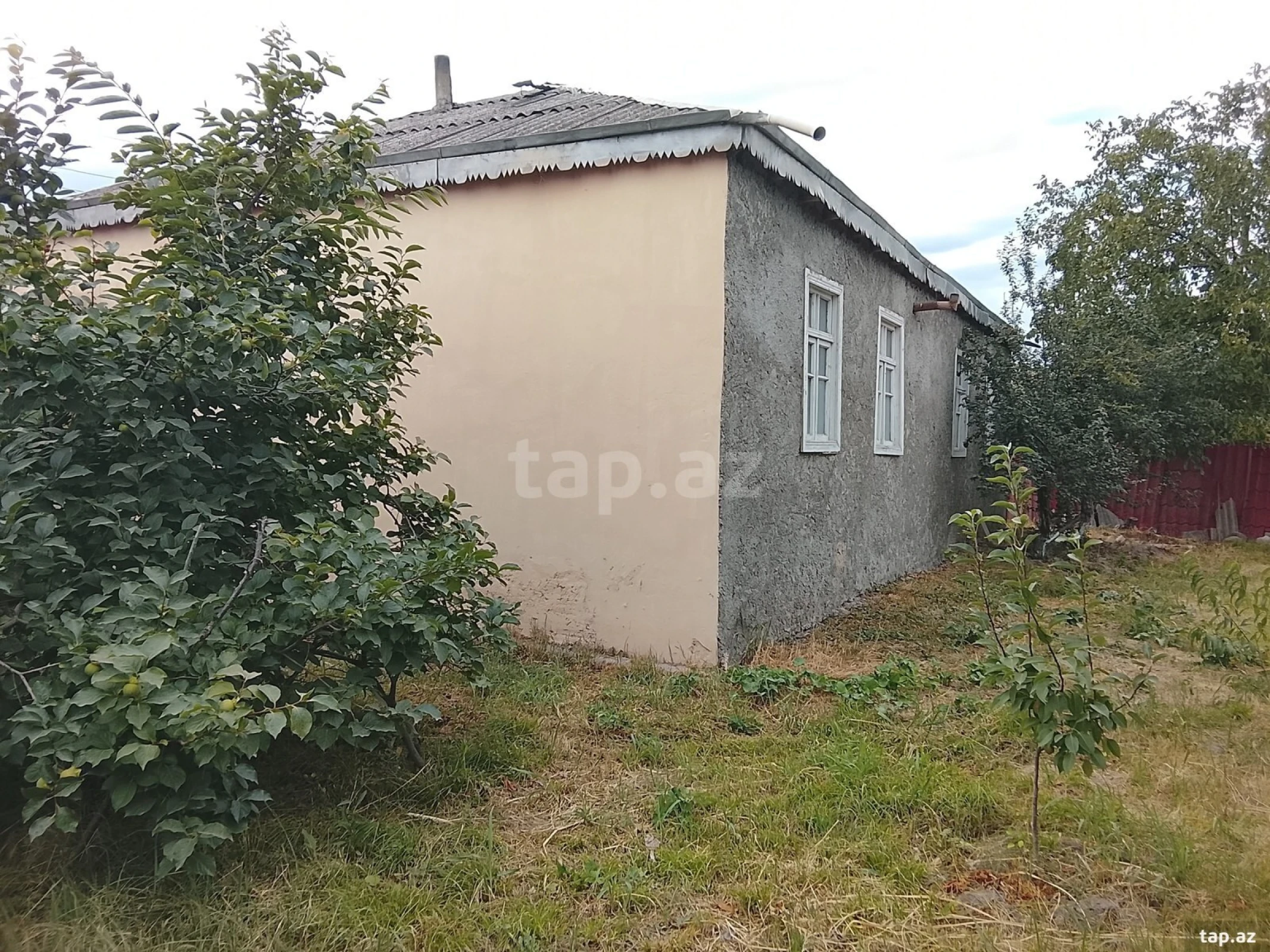 Satılır 4 otaqlı həyət evi