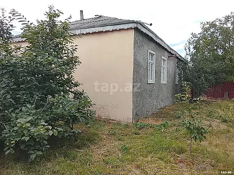 Satılır 4 otaqlı həyət evi