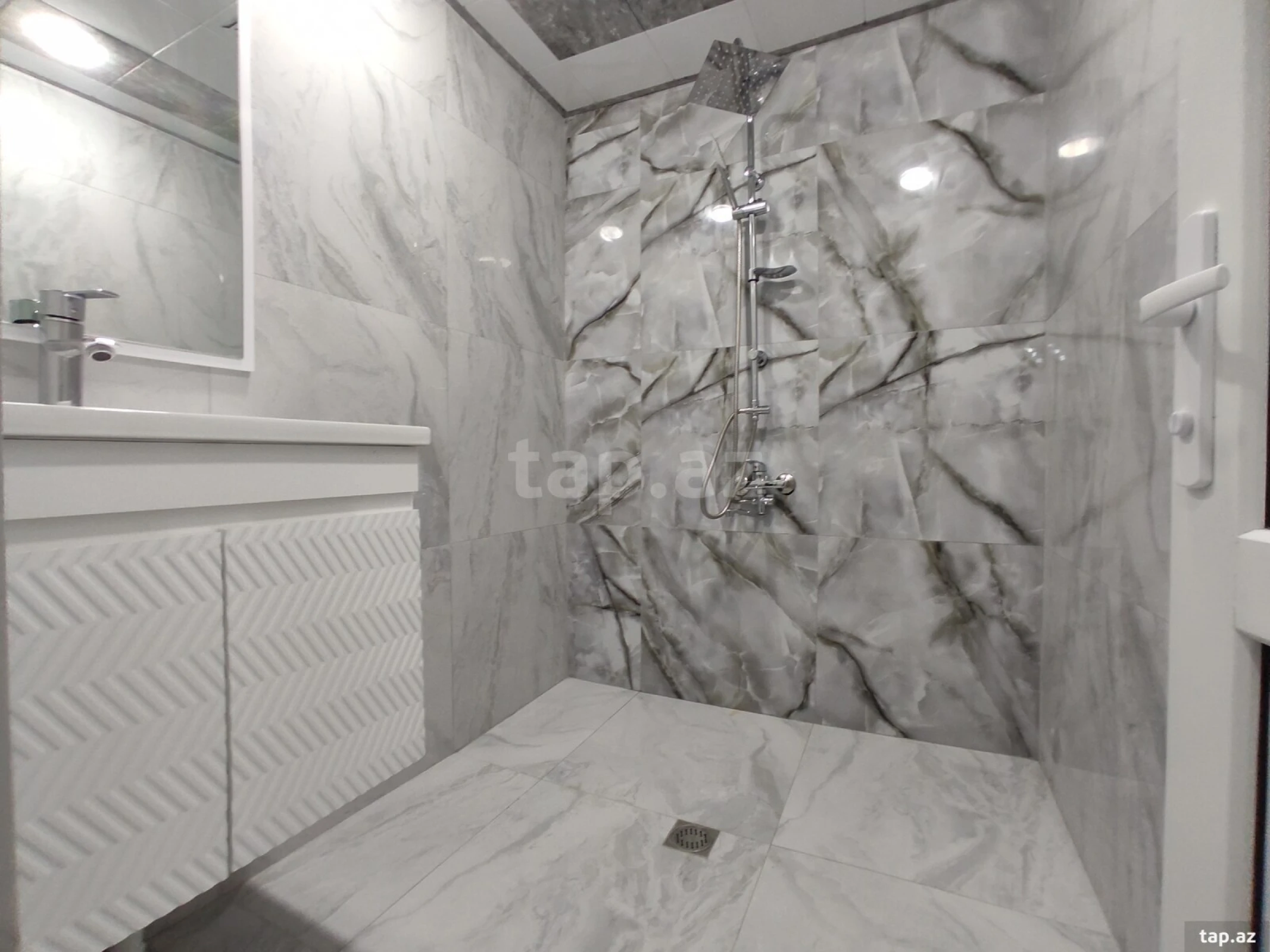 Satılır 3 otaqlı mənzil 75 m²