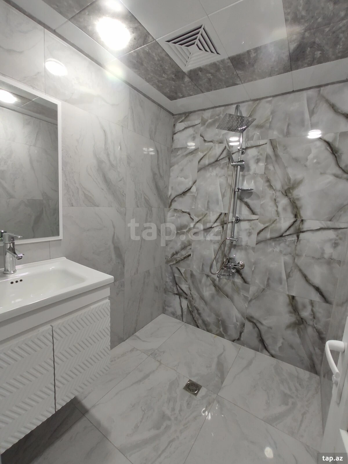 Satılır 3 otaqlı mənzil 75 m²