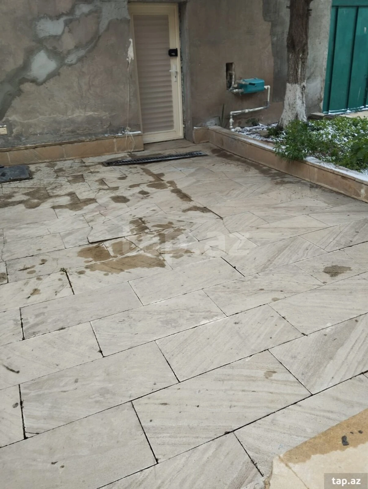 Kirayə verilir 4 otaqlı həyət evi