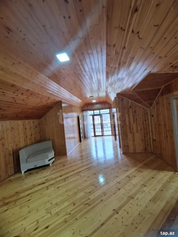 Satılır 7 otaqlı həyət evi