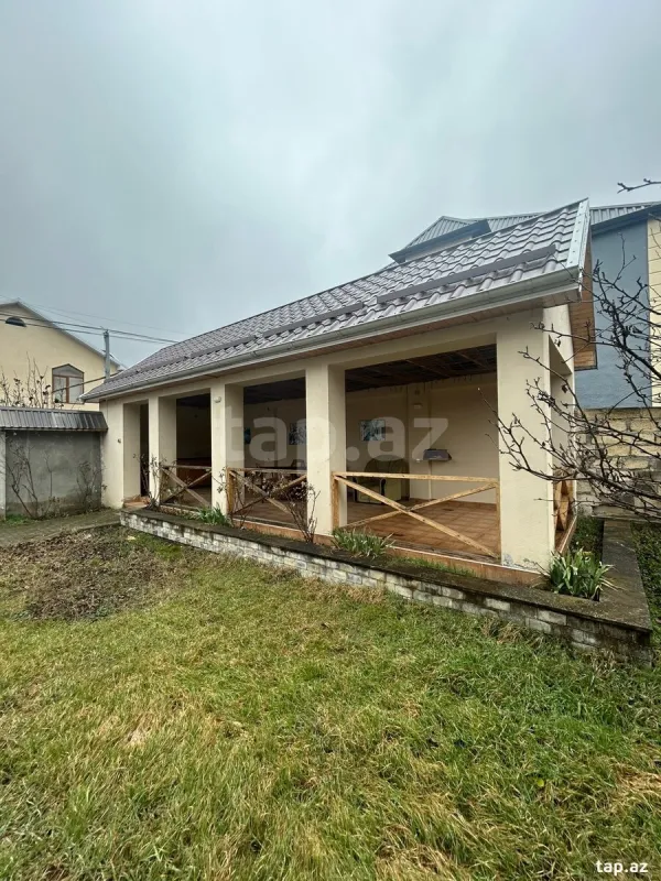 Satılır 7 otaqlı həyət evi
