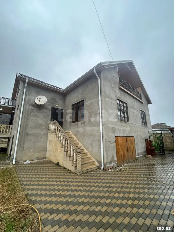 Satılır 7 otaqlı həyət evi