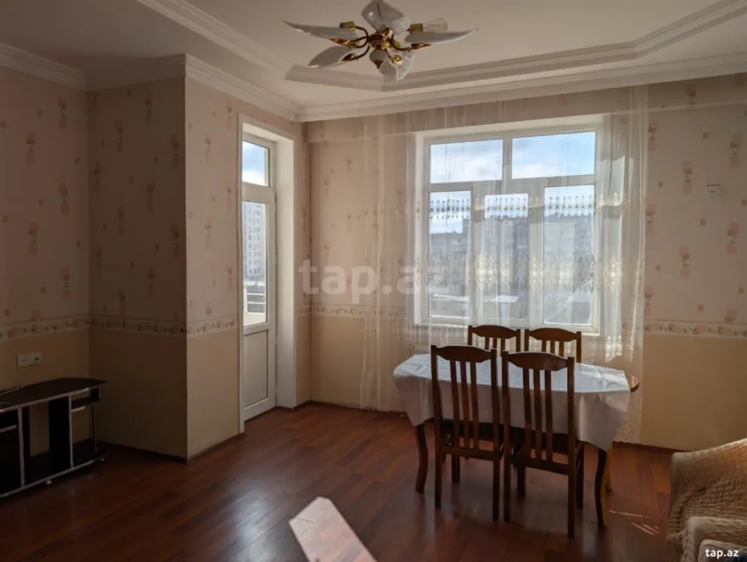 Kirayə verilir 2 otaqlı yeni tikili 90 m²