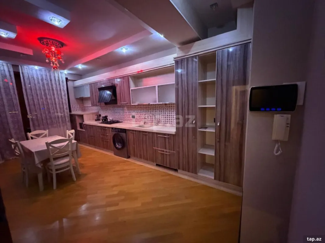 Kirayə verilir 3 otaqlı yeni tikili 125 m²