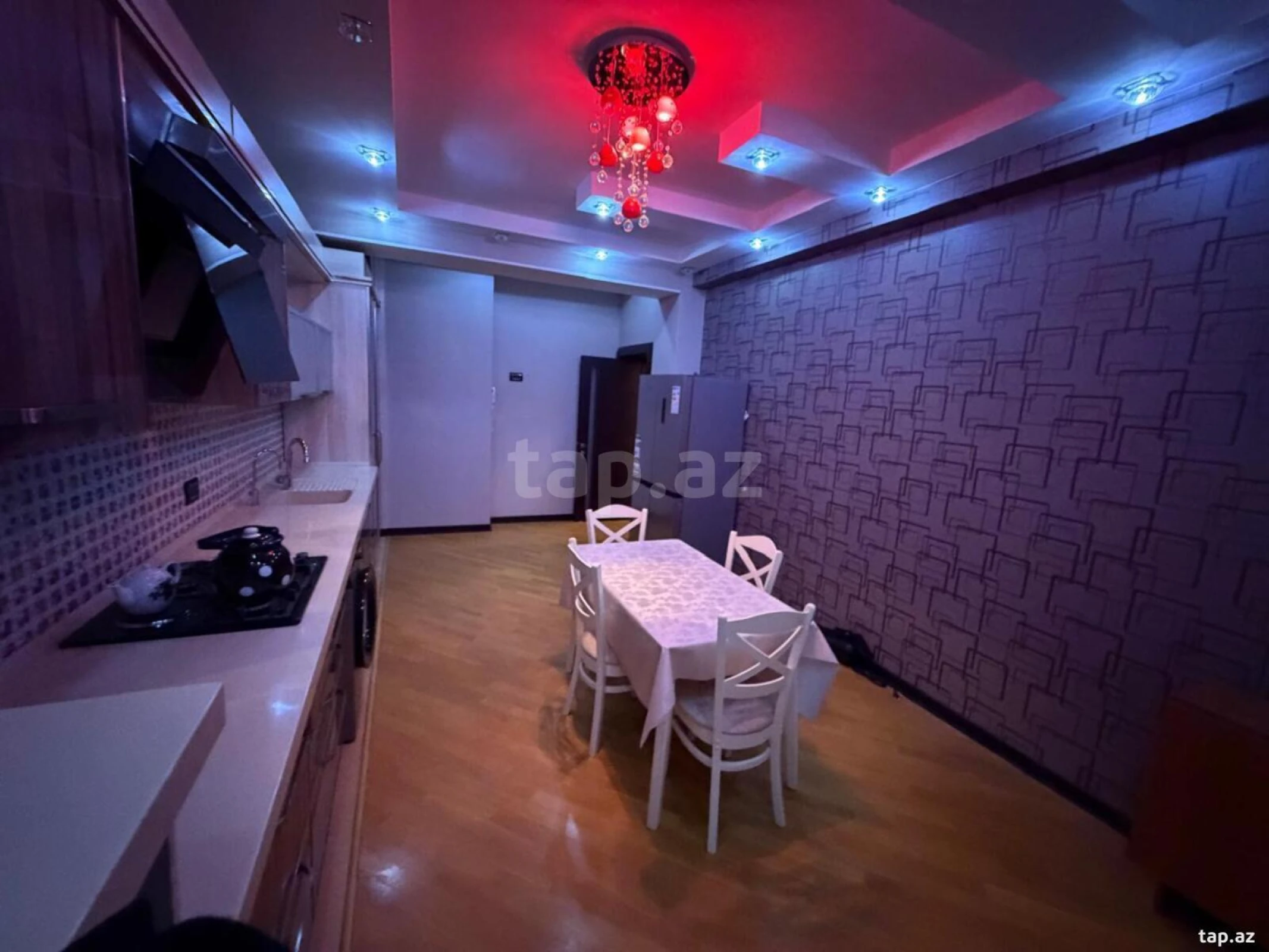 Kirayə verilir 3 otaqlı yeni tikili 125 m²