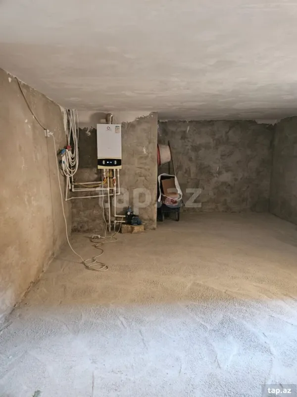 Satılır 5 otaqlı həyət evi