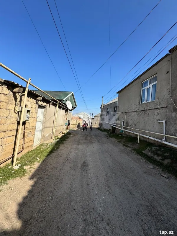 Satılır 4 otaqlı həyət evi