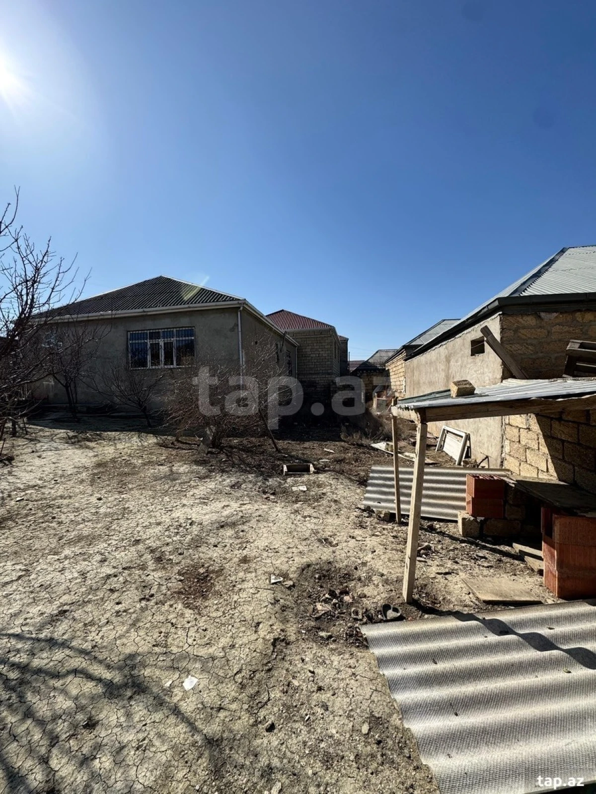 Satılır 4 otaqlı həyət evi