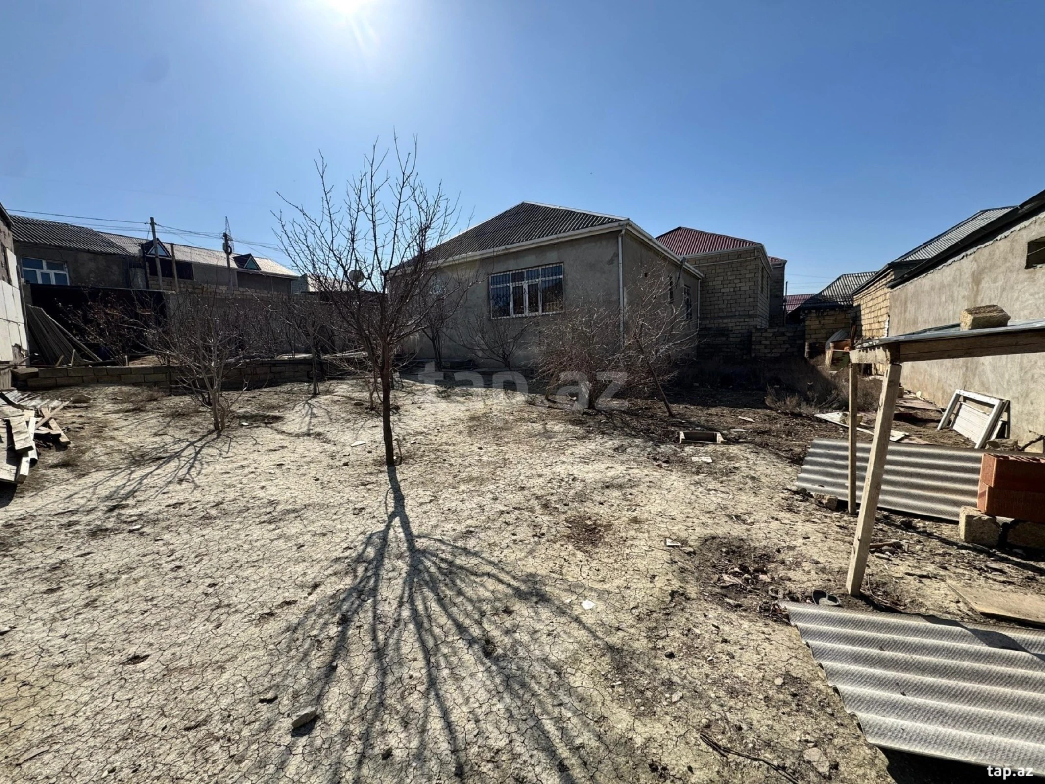 Satılır 4 otaqlı həyət evi