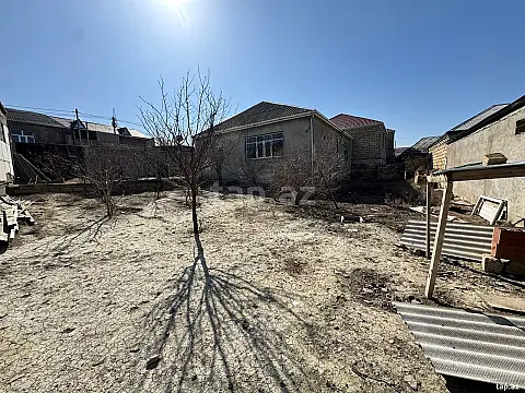 Satılır 4 otaqlı həyət evi