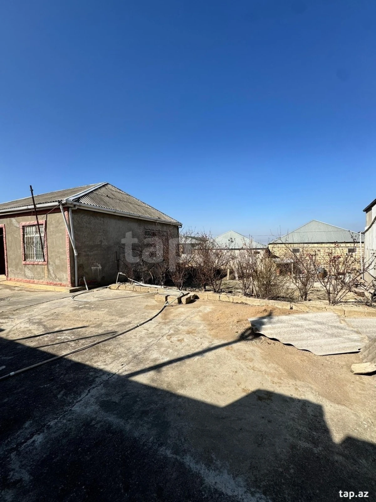 Satılır 4 otaqlı həyət evi