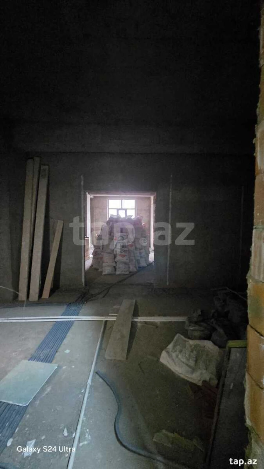 Satılır 3 otaqlı yeni tikili 100 m²