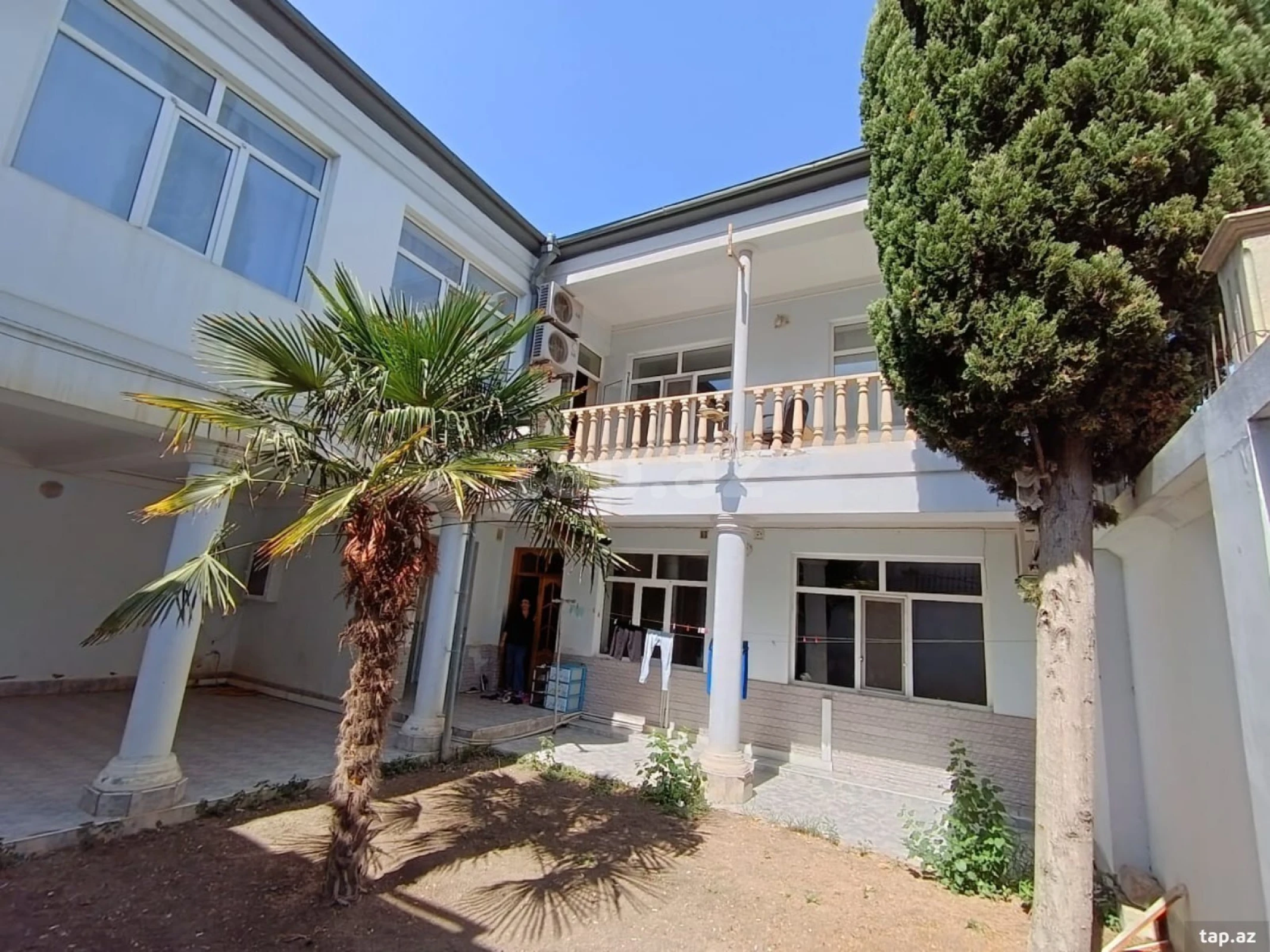 Kirayə verilir 5 otaqlı həyət evi