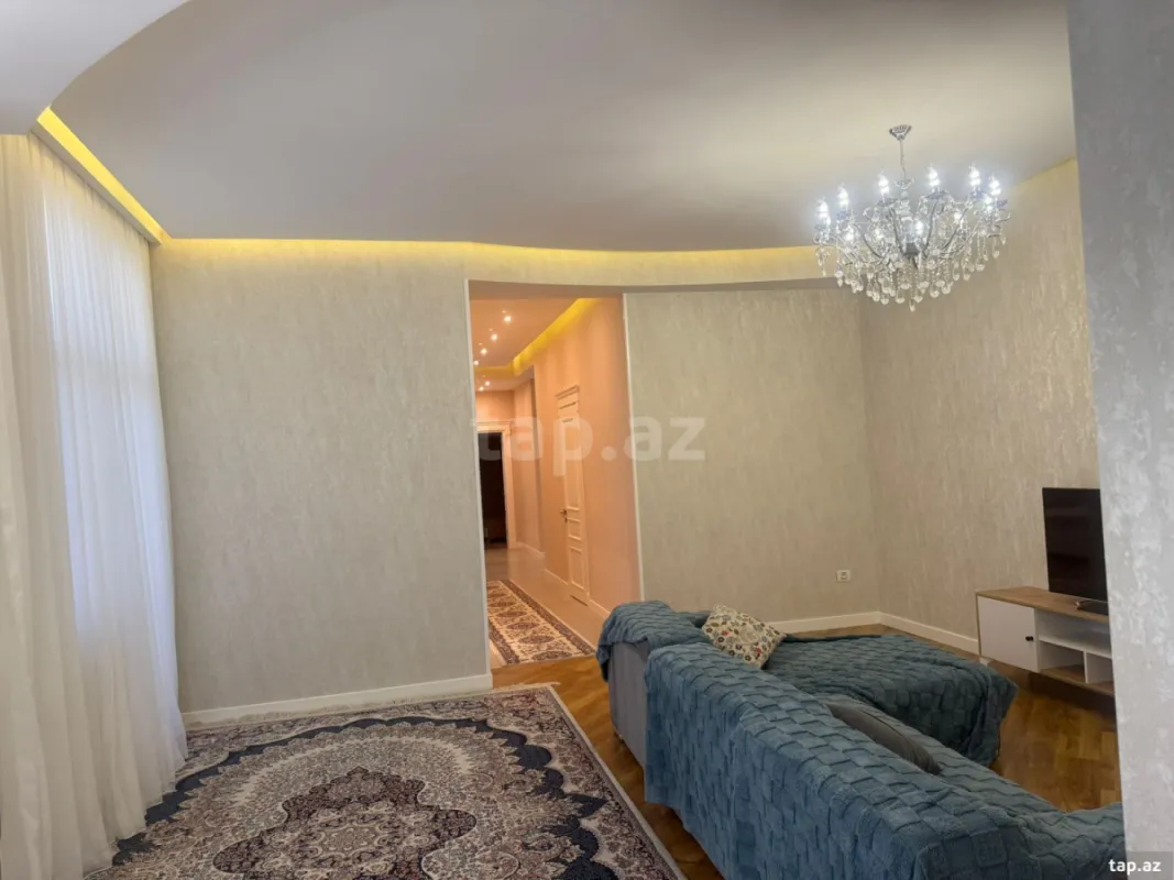 Kirayə verilir 3 otaqlı yeni tikili 137 m²