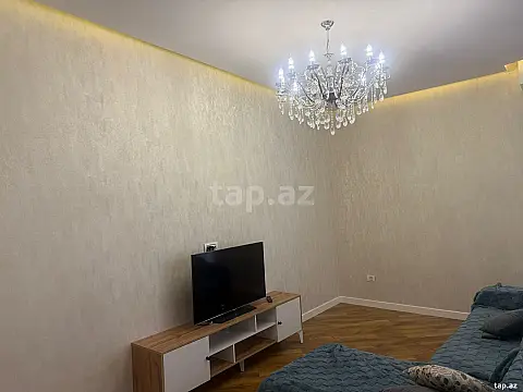 Kirayə verilir 3 otaqlı yeni tikili 137 m²
