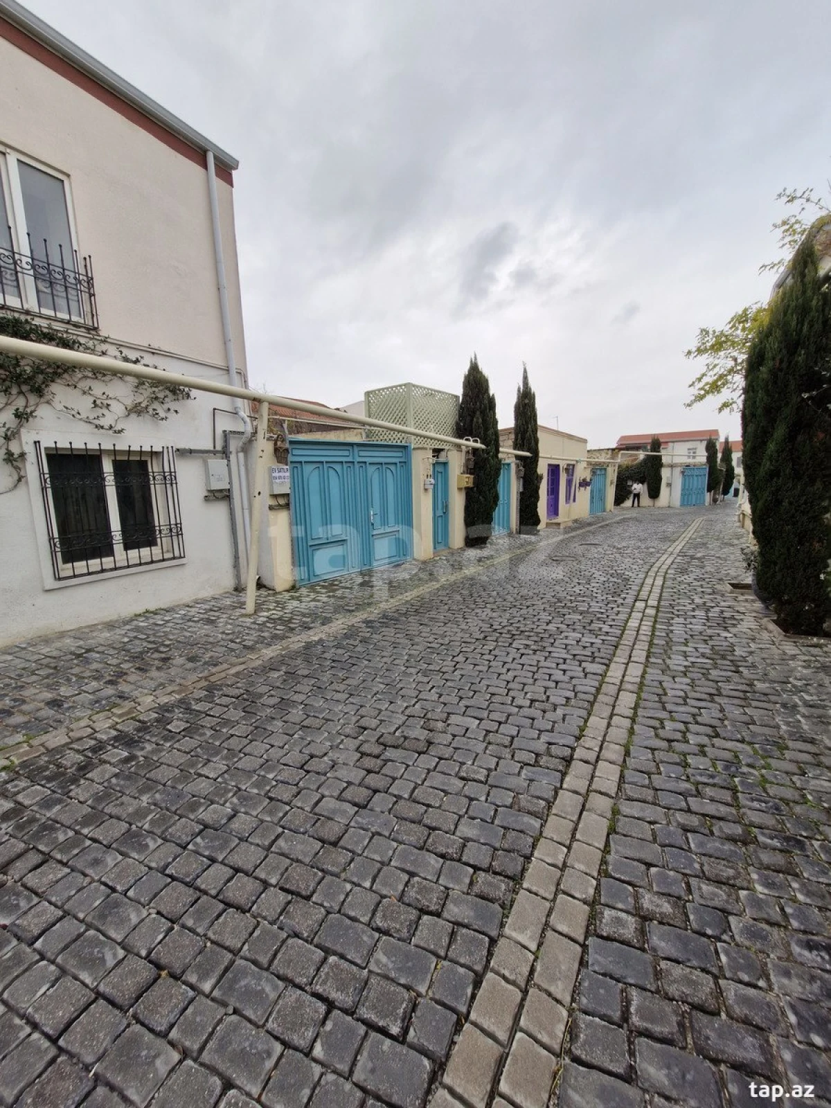 Satılır 4 otaqlı həyət evi