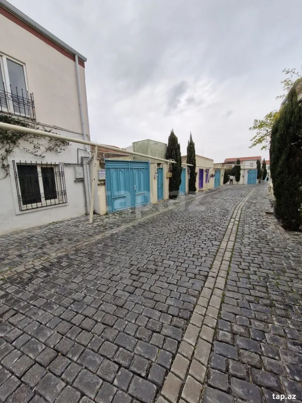 Satılır 4 otaqlı həyət evi