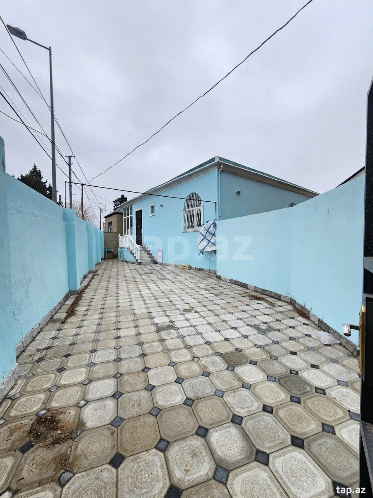 Satılır 4 otaqlı həyət evi