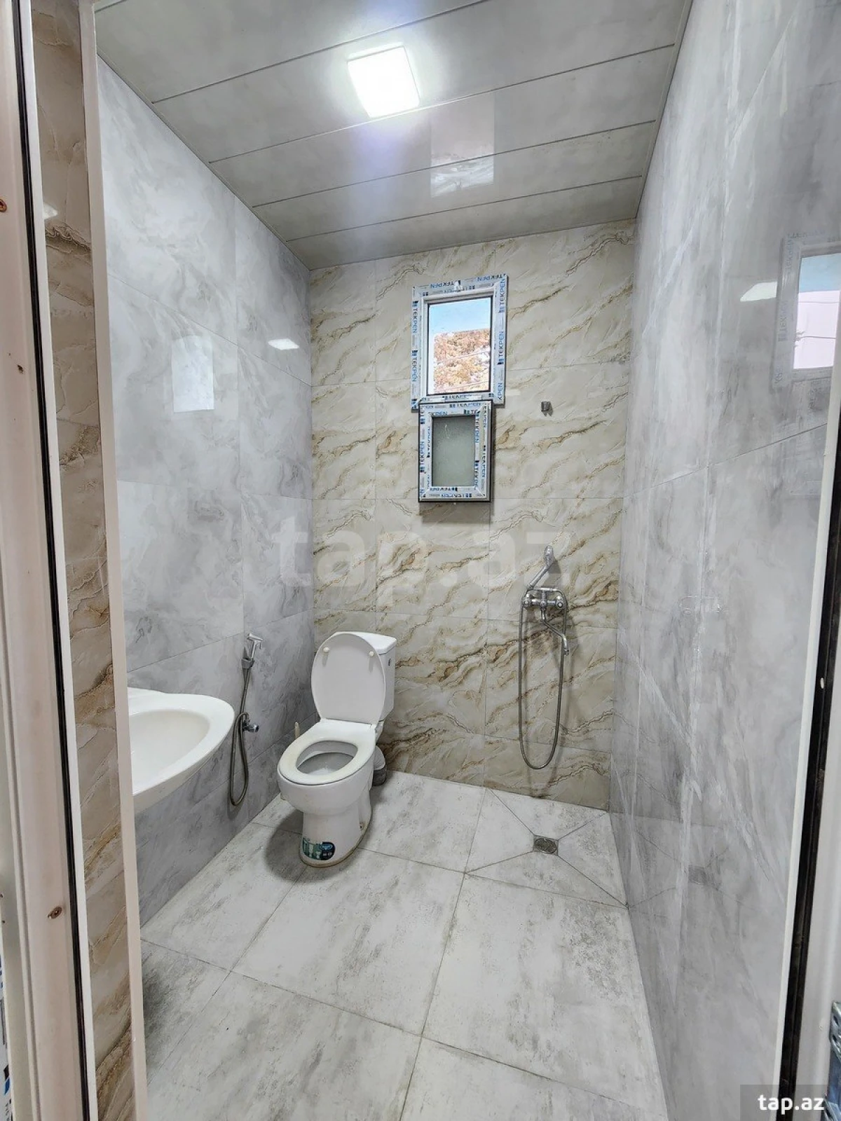 Satılır 4 otaqlı həyət evi