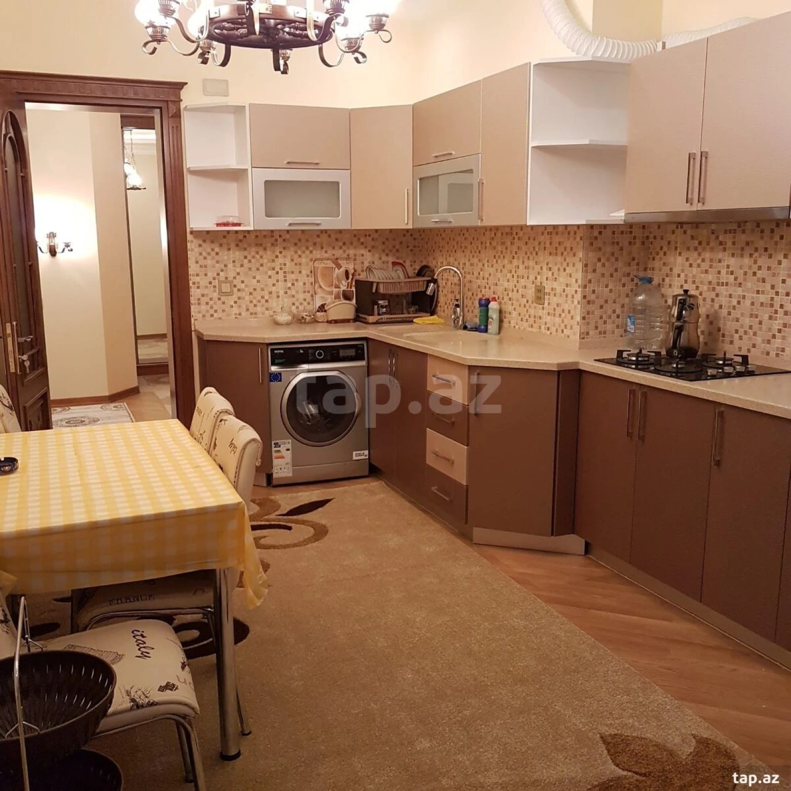 Kirayə verilir 3 otaqlı yeni tikili 170 m²