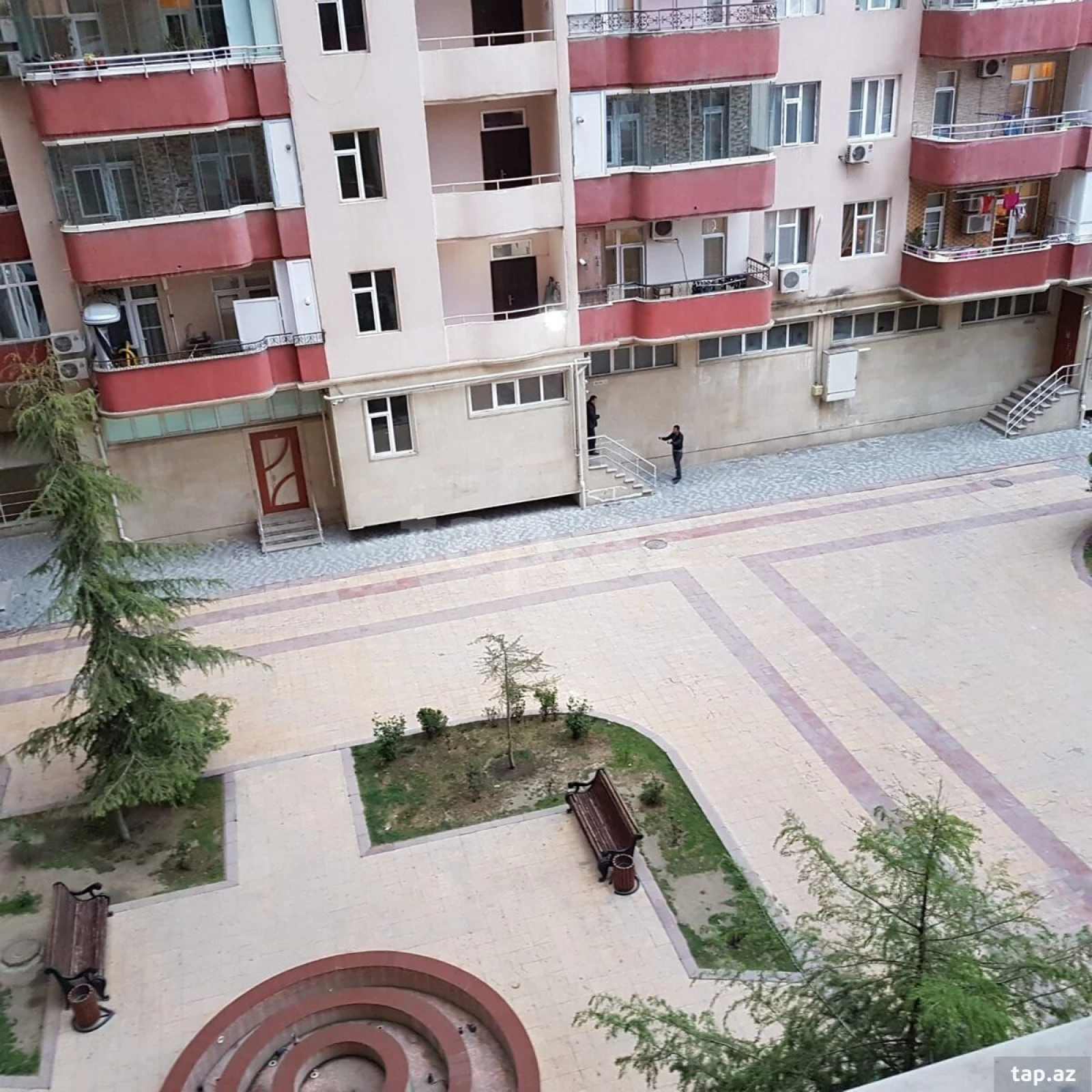 Kirayə verilir 3 otaqlı yeni tikili 170 m²