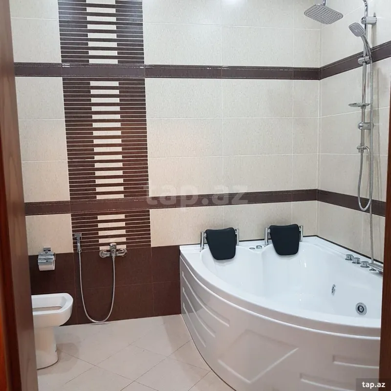 Kirayə verilir 3 otaqlı yeni tikili 170 m²