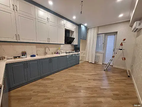 Satılır 3 otaqlı yeni tikili 135 m²