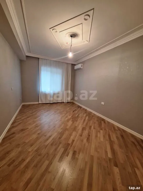 Satılır 3 otaqlı yeni tikili 135 m²
