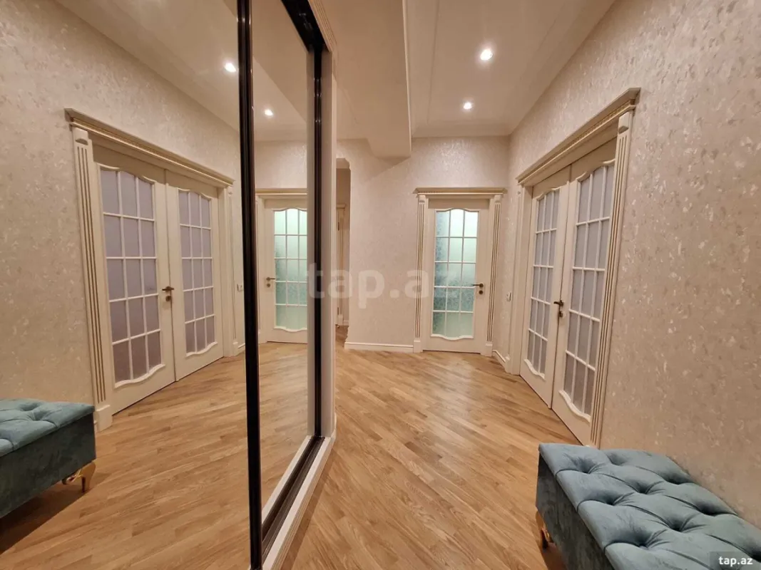 Satılır 3 otaqlı yeni tikili 135 m²