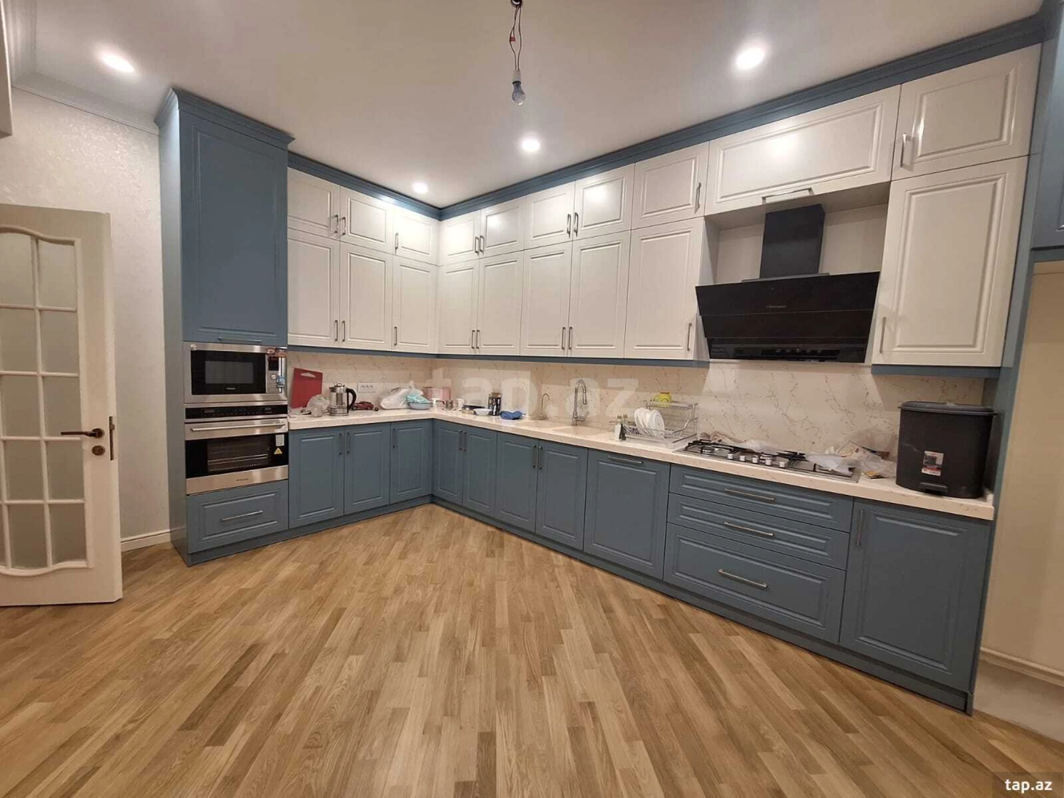 Satılır 3 otaqlı yeni tikili 135 m²