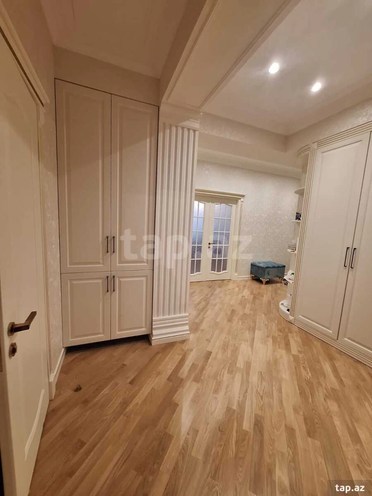 Satılır 3 otaqlı yeni tikili 135 m²