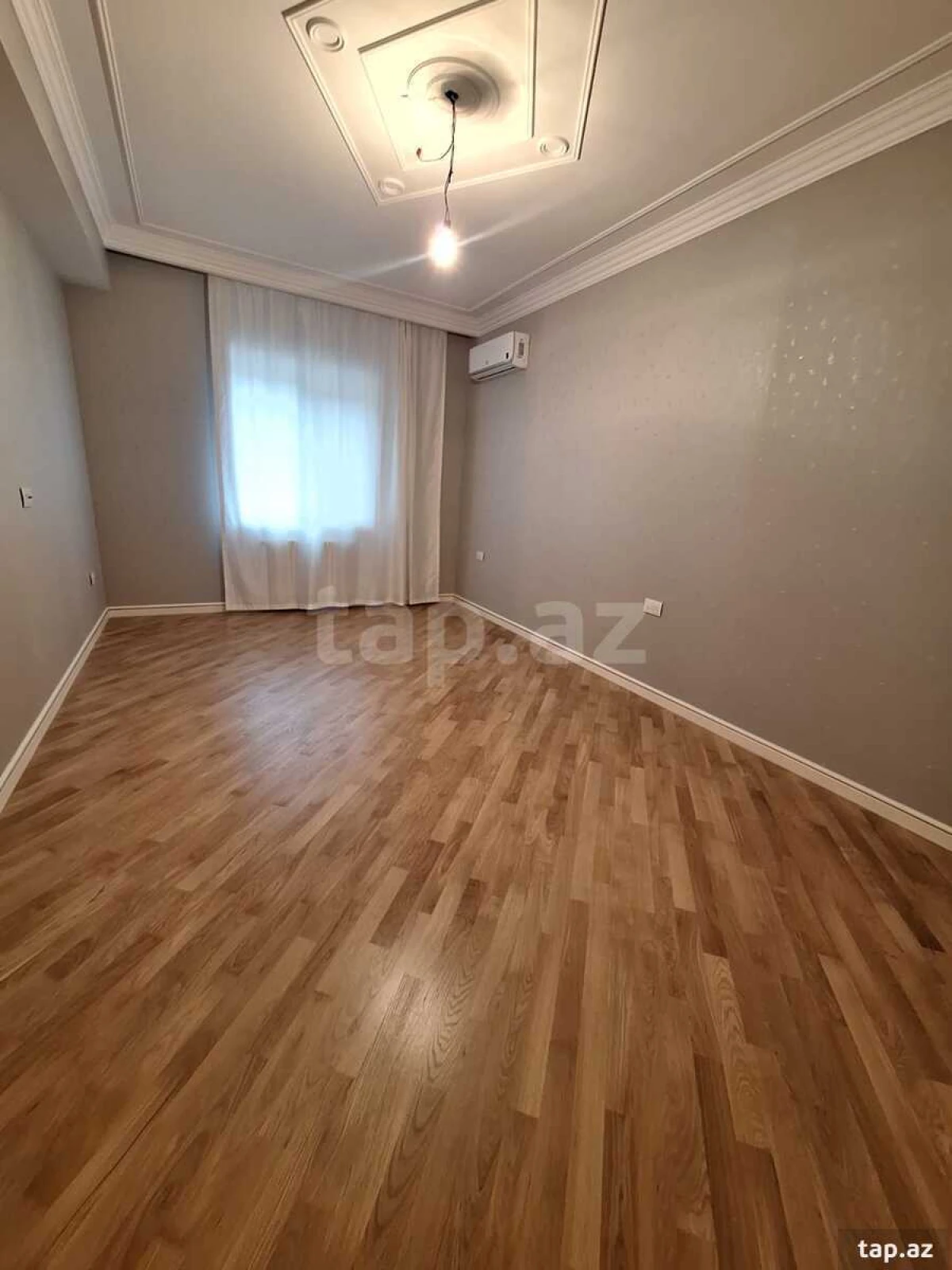Satılır 3 otaqlı yeni tikili 135 m²