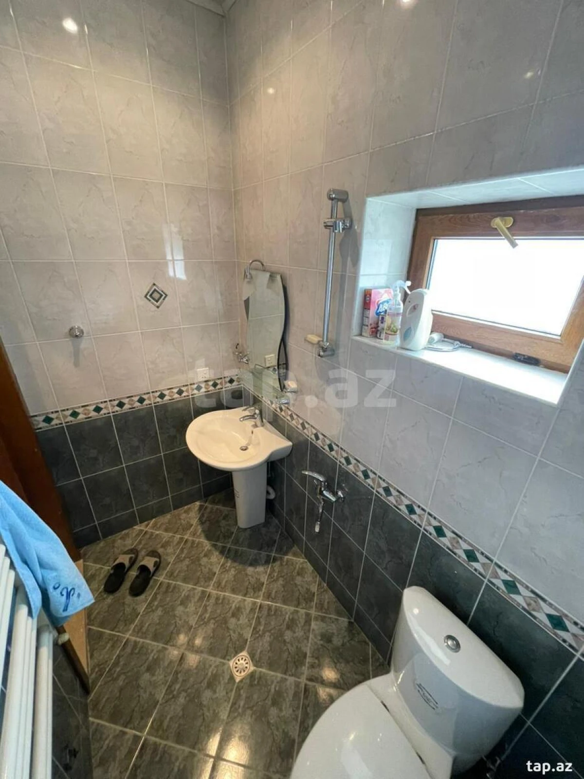 Kirayə verilir 9 otaqlı həyət evi