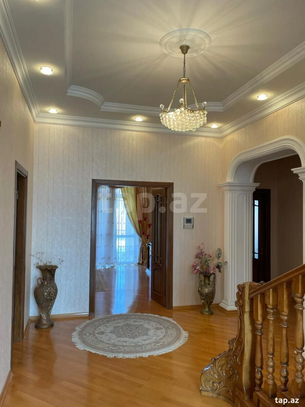 Kirayə verilir 9 otaqlı həyət evi