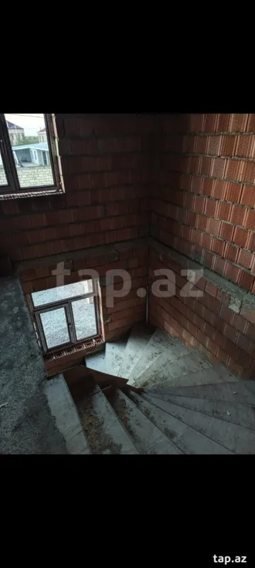 Satılır 4 otaqlı həyət evi