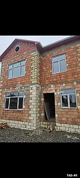 Satılır 4 otaqlı həyət evi