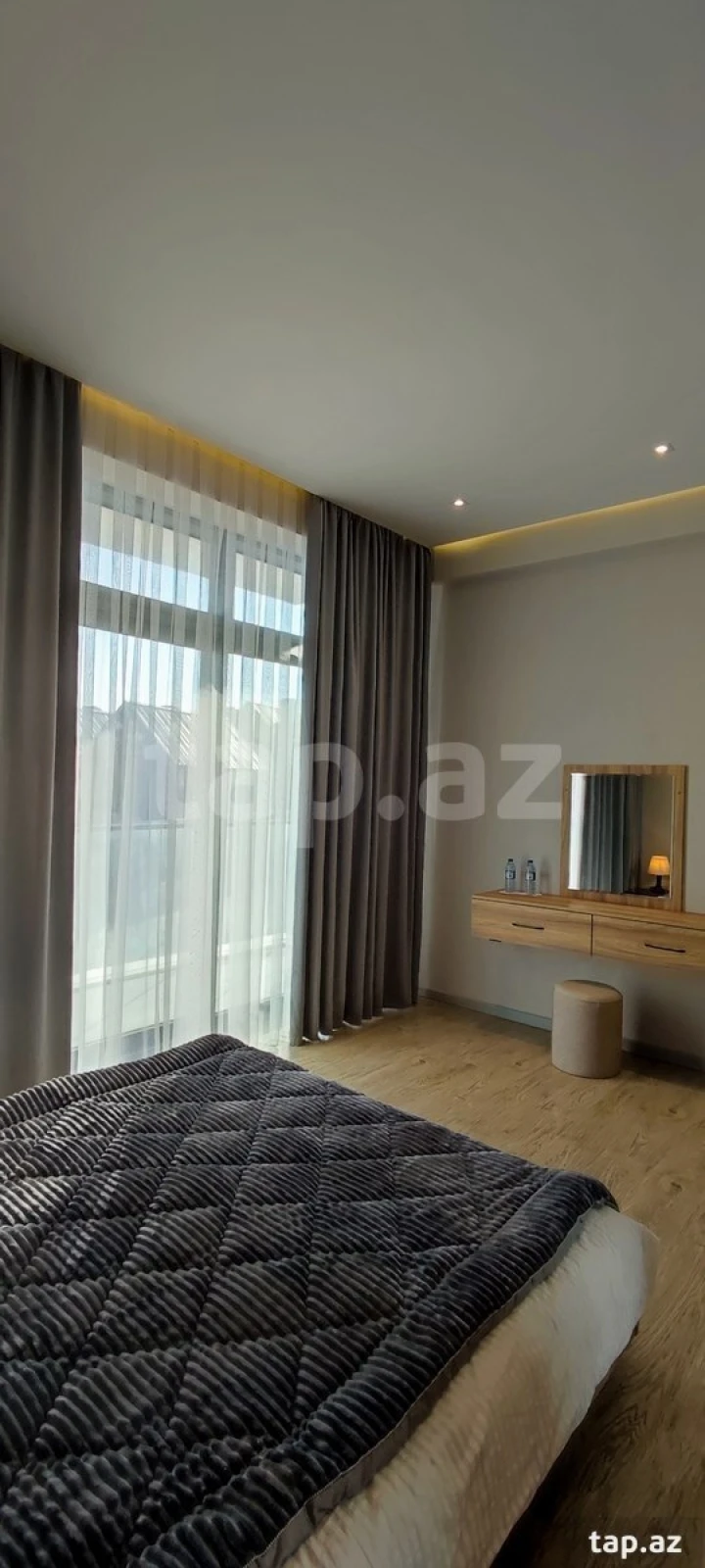 Kirayə verilir 2 otaqlı yeni tikili 77 m²
