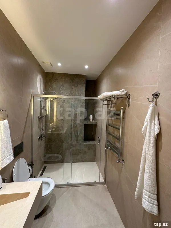 Kirayə verilir 2 otaqlı yeni tikili 77 m²