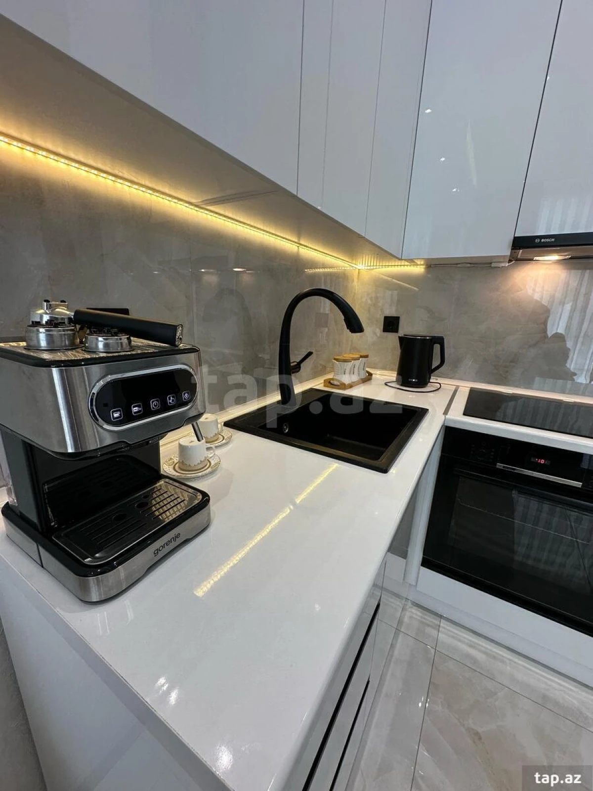 Kirayə verilir 2 otaqlı yeni tikili 77 m²