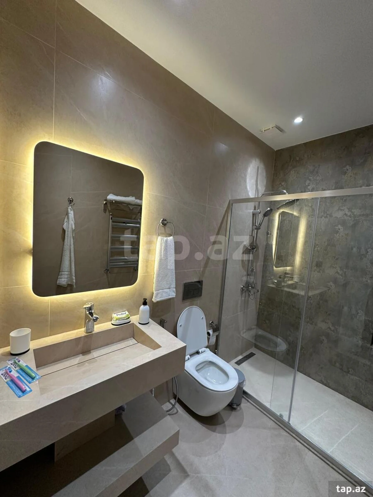 Kirayə verilir 2 otaqlı yeni tikili 77 m²